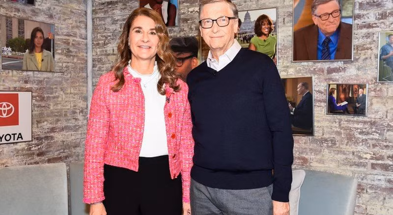 Trang phục kiểu dáng thanh lịch và màu sắc nhã nhặn là 2 tiêu chí hàng đầu của vợ tỷ phú Bill Gates.