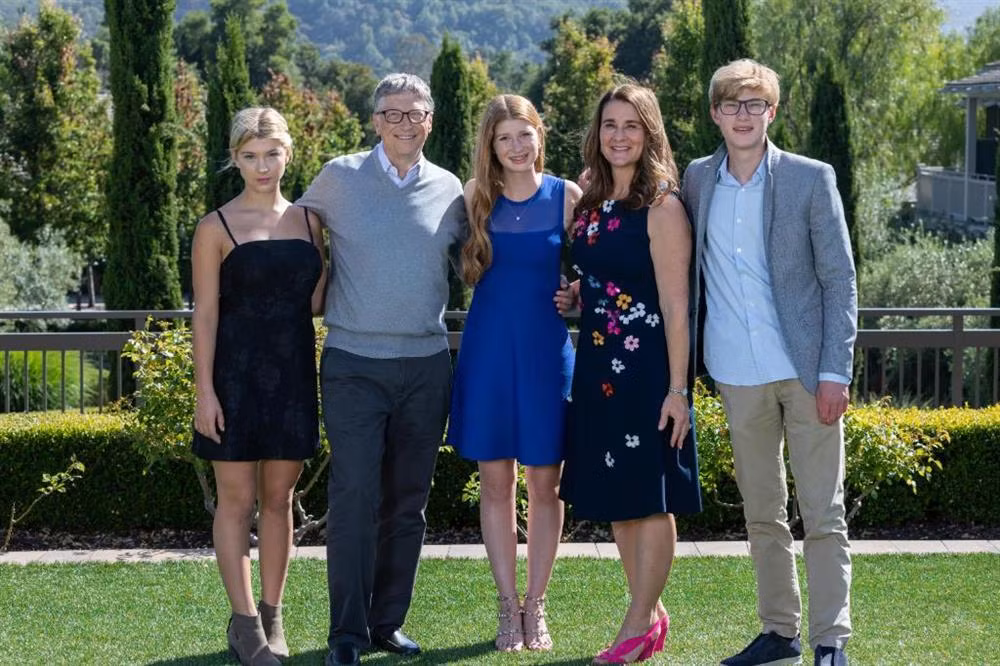 Sau gần 30 năm chung sống, vợ chồng Bill Gates có 3 con chung.