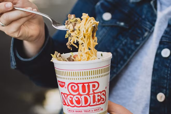 Mặc dù “cha đẻ” của mì ăn liền đã qua đời ở 96 tuổi nhưng ít ai biết được rằng ông ngày nào cũng ăn mì tôm mà không ảnh hưởng đến sức khỏe của bản thân.