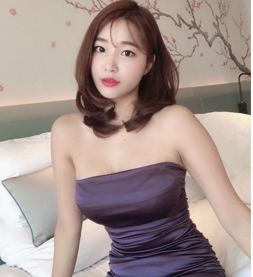 Dù đã trải qua sinh nở và đã 33 tuổi nhưng cô vẫn giữ được body đẹp nhờ tập nhiều bộ môn khác nhau.