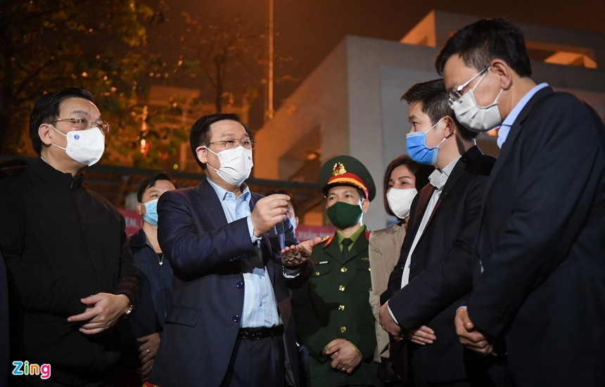 Bi thu Ha Noi: Co the thuc hien gian cach cuc bo theo Chi thi 15