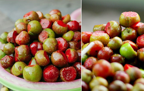 Mận: Nói đến quả chua đặc sản của miền Bắc mà không nói đến mận thì vô cùng thiếu sót. Nhìn chung ai đã từng một lần nếm thử mận hậu đều vô cùng khó quên bởi vị chua và độ giòn đặc trưng của thức quả chua đặc sản này.