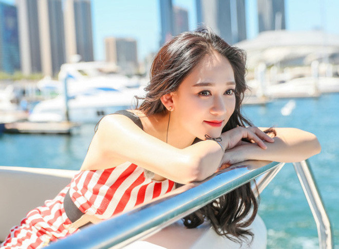 Thực đơn của Trần Kiều Ân không chứa nhiều chất béo mà vẫn cung cấp đủ năng lượng cần thiết. Ngoài ra, khi cần giảm cân, cô sẽ uống hỗn hợp nước trà xanh và lá sen trước khi ăn để giảm cảm giác thèm ăn. Cầu lông và bóng bàn là 2 môn thể thao Trần Kiều Ân lựa chọn để duy trì cơ thể khỏe mạnh.