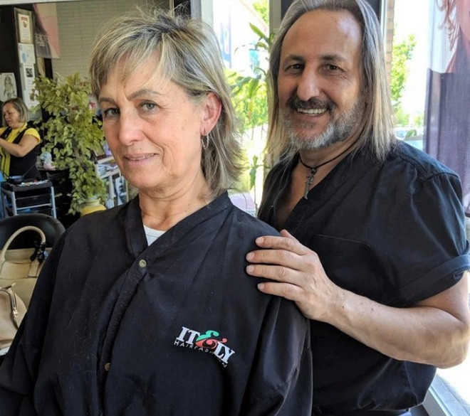 Theo Olmedo, sở dĩ ông sử dụng kiếm Nhật để cắt tóc thay cho kéo vì nó tạo ra phong cách khác biệt hơn so với số đông. Hơn nữa sự sắc bén của kiếm Nhật còn giúp cắt bỏ những phần tóc bị hư hỏng.