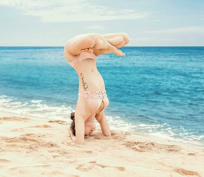 Phương Trinh Jolie đã tập yoga nhiều năm nay. Cô nàng tập yoga 3 buổi/tuần kết hợp tập gym để giữ gìn dáng vóc.