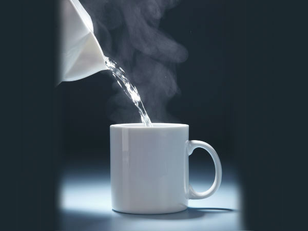 Uống nước ấm: Sự cân bằng của hệ vi sinh vật đường ruột là rất quan trọng để duy trì sức khỏe hệ tiêu hóa. Một nghiên cứu nói rằng uống nước ấm có tác động tích cực đến sự phát triển của hệ vi sinh vật đường ruột, từ đó, có thể giúp tiêu hóa các loại thực phẩm chứa cholesterol, mà không ảnh hưởng đến sức khỏe đường tiêu hóa.