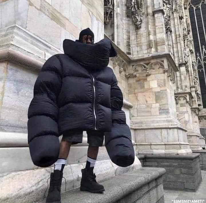 Chiếc áo phao khổng lồ giúp giữ bạn chống chọi với mọi cái lạnh của mùa đông.