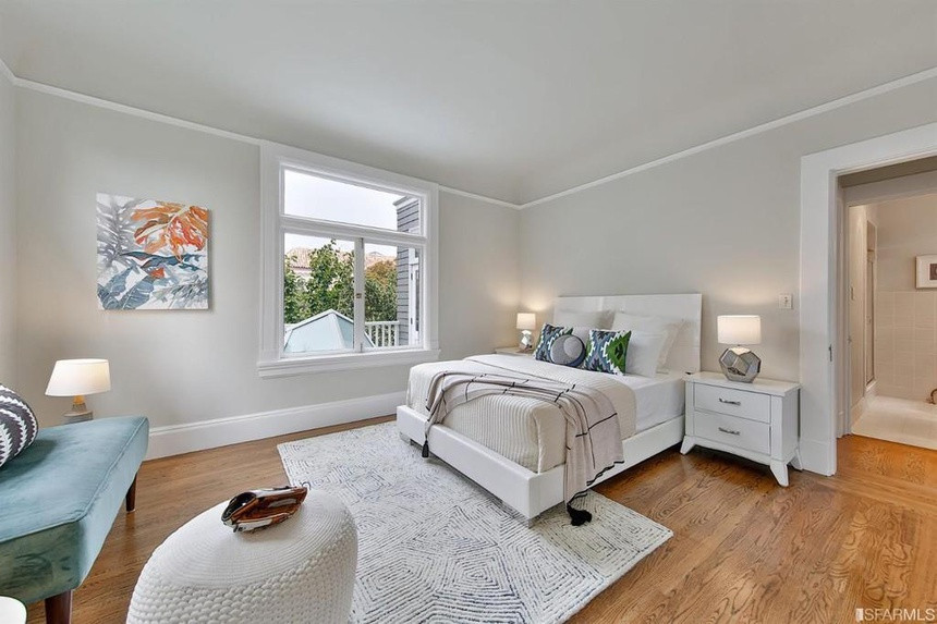 Các phòng ngủ phụ cũng được trang bị đầy đủ tiện nghi và được thiết kế thông thoáng, tràn ngập ánh sáng tự nhiên. 