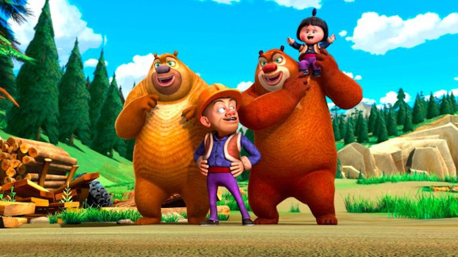 Be gai 8 tuoi tu vong vi bat chuoc canh leo nui trong phim