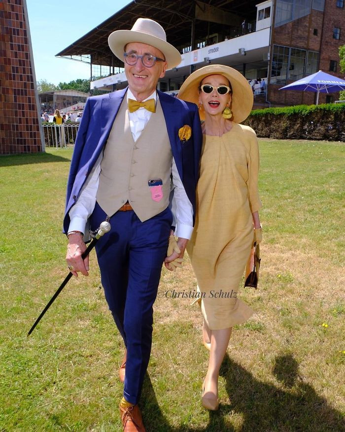 Ông bà Britt Kanja và Günther Krabbenhöft luôn xuất hiện trong những bộ cánh sang trọng trên đường phố Berlin.