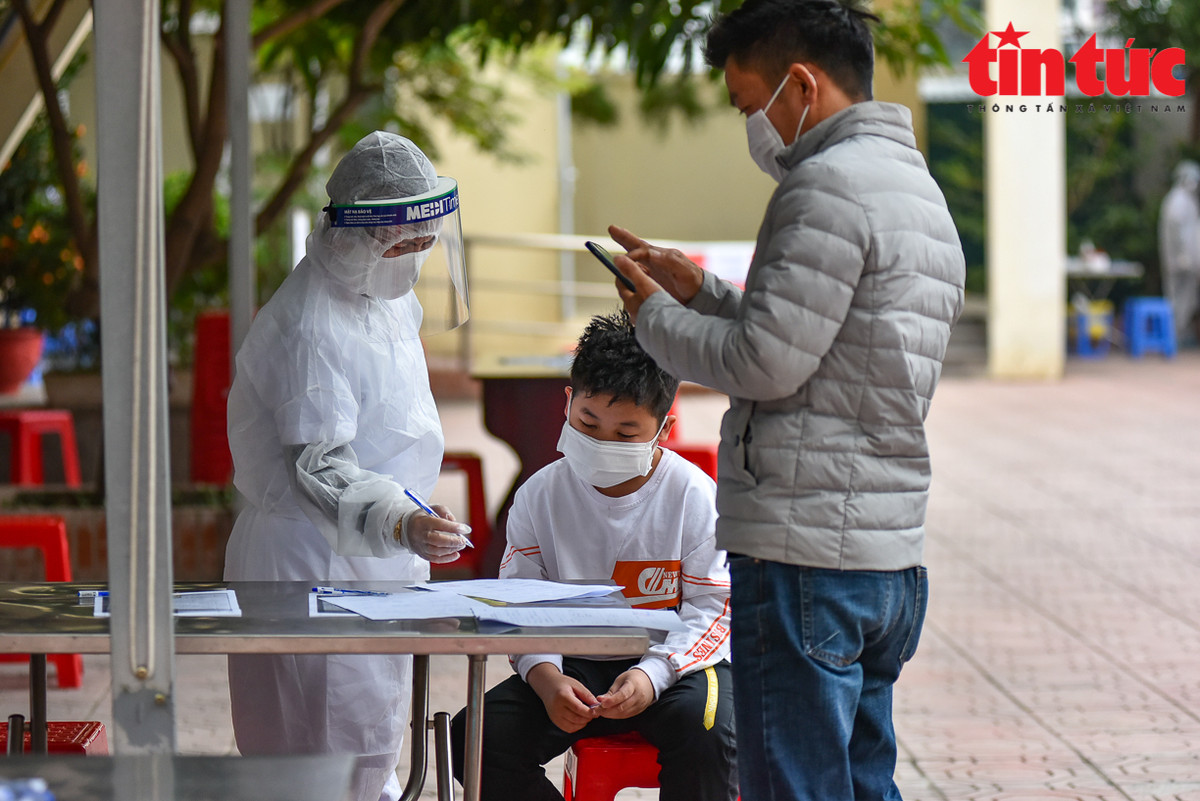 Xu phat nghiem cac truong hop co tinh khai gian doi de duoc xet nghiem COVID-19