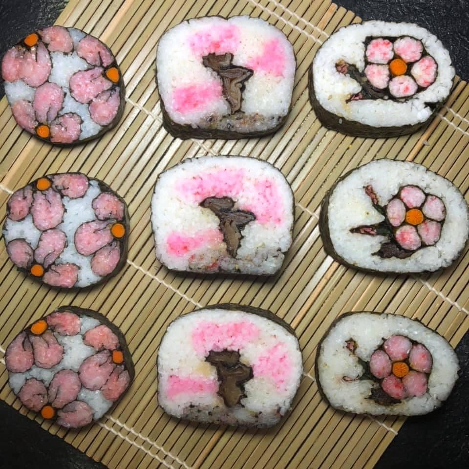 Thời gian gần đây, Yamamoto Chihiro thường xuyên chia sẻ lên một nhóm thích làm bếp về những hình ảnh hộp cơm đầy màu sắc do tự tay chị chuẩn bị khiến mọi người thích thú.