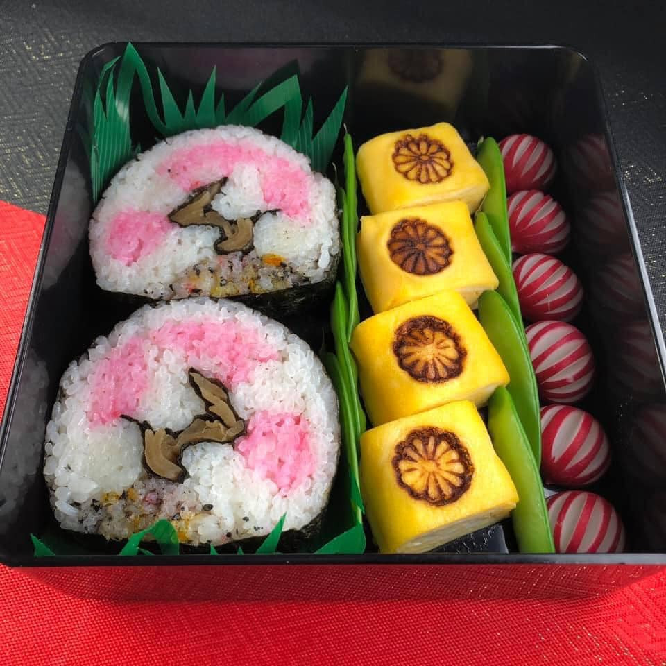 Vì chồng là người Nhật nên Yamamoto Chihiro rất muốn trau dồi thêm nhiều kiến thức ẩm thực Nhật, để hiểu hơn về con người nơi đây, cũng như biết cách sáng tạo bữa ăn cho chồng con nhiều hơn.