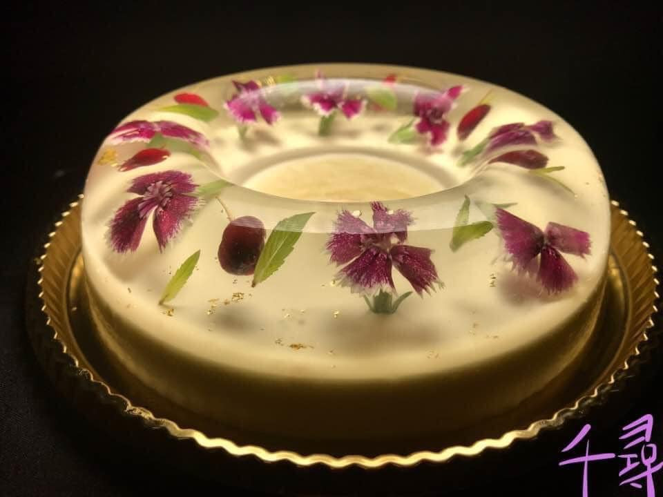 Món bánh thạch hoa là món ăn vặt được nhiều bé yêu thích. Ảnh: FBNV.