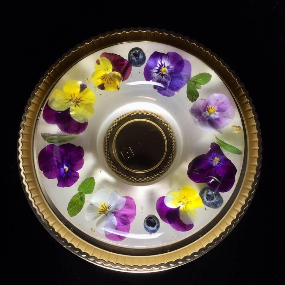 Yamamoto Chihiro cũng giới thiệu đến mọi người món bánh thạch hoa quả cực kỳ bắt mắt.