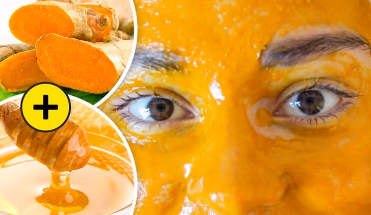 Mặt nạ nghệ và gừng: Trộn 1/2 thìa cà phê bột gừng và 1/2 thìa cà phê bột nghệ với một thìa cà phê mật ong. Thêm vài giọt nước cốt chanh và một thìa sữa tươi không đường để có hỗn hợp sền sệt. Thoa hỗn hợp lên da và để yên 20 phút rồi rửa sạch lại.