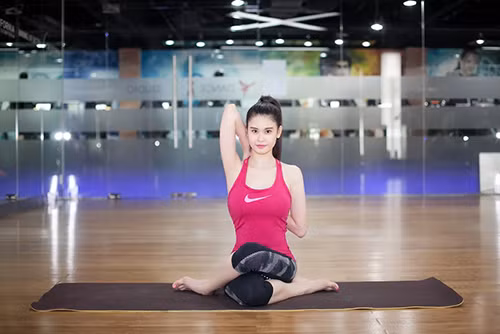 Bên cạnh việc chăm sóc hình thể, Trương Quỳnh Anh còn chú trọng tới việc dưỡng da mềm mịn.