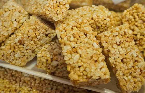 Đúng như cái tên của nó “khẩu” là cơm, “sli” là kết dính, người Tày gửi gắm vào món ăn này cả một nhân sinh sâu sắc. Đó là sự đoàn kết, chan hòa và nhân ái. Ảnh: Internet.