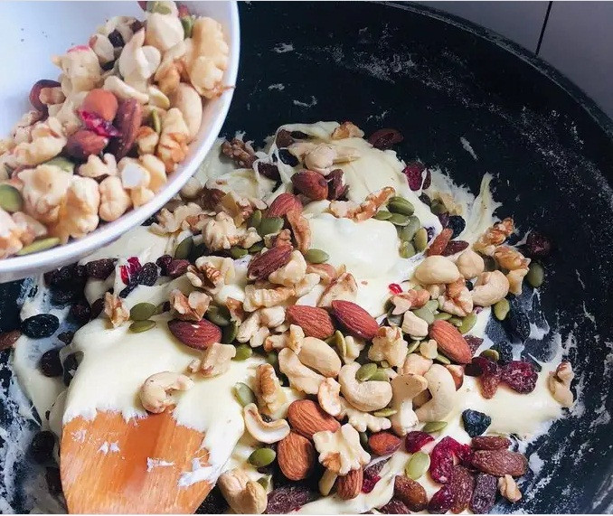 Cach lam mon keo hanh phuc thom ngon dem bieu Tet-Hinh-3