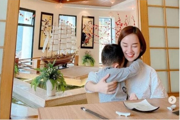 Con trai Ly Kute lon phong phao, miet mai ren chu vao lop 1-Hinh-3