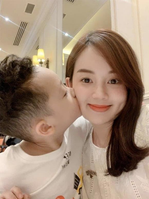 Con trai Ly Kute lon phong phao, miet mai ren chu vao lop 1-Hinh-4