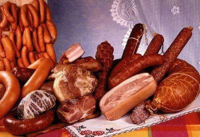 Người thường cũng nên điều tiết việc uống cà phê. Cà phê tuy mang lại nhiều lợi ích cho sức khỏe nhưng nếu lạm dụng cũng sẽ gây cản trở sự hấp thu canxi của cơ thể, lâu dài sẽ gây ra hiện tượng loãng xương.