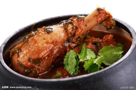 Nếu chúng ta ăn quá nhiều các thực phẩm giàu đạm như thịt heo, thịt bò và các chất béo khác sẽ vô tình gia tăng gánh nặng cho thận.