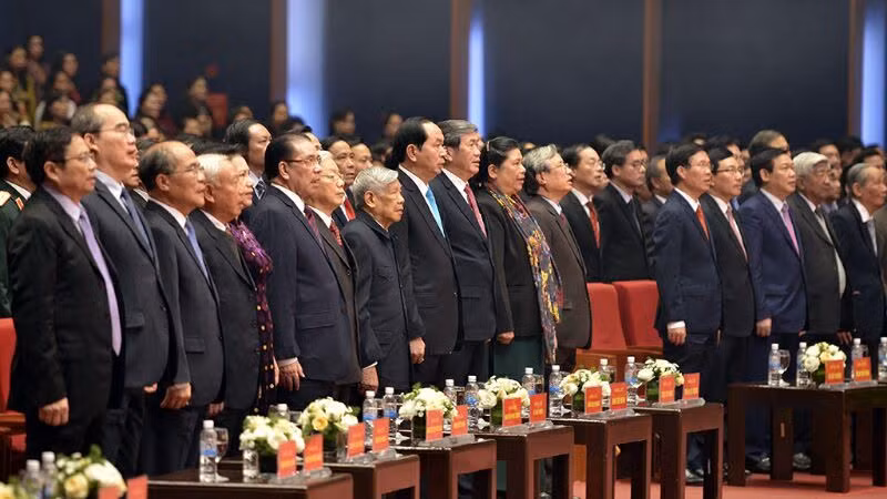 Lãnh đạo Đảng, Nhà nước làm lễ chào cờ. Nguồn ảnh: Vietnamnet