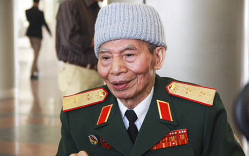 “Nghe loi Ho Chu tich keu goi, chung toi xung phong ra mat tran”