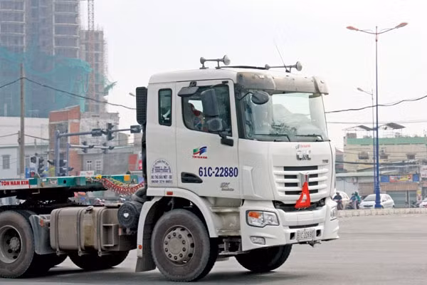 CSGT bo tay voi coi hoi khung