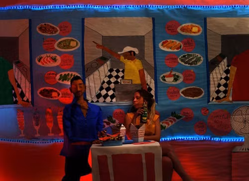 Thieu nu hen ho voi 7 “nguoi ban trai” trong mong