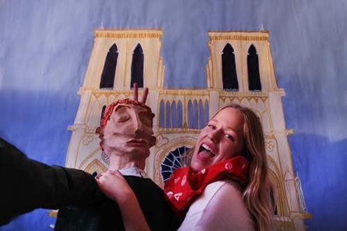 Theo Mary chia sẻ, những người bạn trai bằng đất sét này không có tính cách, cô cũng không xây dựng những câu chuyện tình yêu tưởng tượng với họ. Tất cả đều được tạo hình nắm chặt hai mắt.