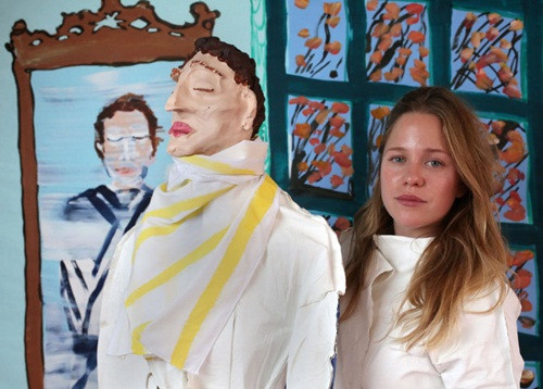 Trung bình, Mary mất khoảng một ngày để "sáng tạo" ra một người bạn trai trong tưởng tượng của mình. Tất cả những người bạn trai đất sét của Mary đều có một khuôn mặt, kiểu tóc và được mặc trang phục khác nhau.