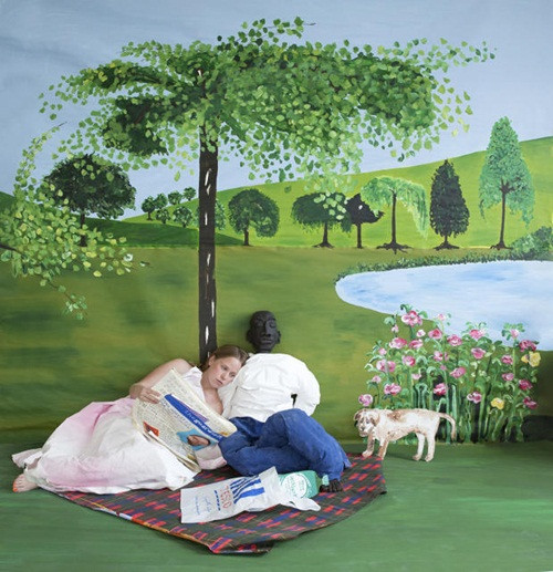 Tuy vậy, Mary không đặt tên cho những bạn trai đất sét này. Cô hẹn hò với từng anh chàng tùy theo cảm hứng của mình. Một tuần 7 ngày, mỗi ngày một người bạn trai tùy theo cảm xúc của bạn thân, Mary thực sự đã bớt lẻ loi hơn nhiều.