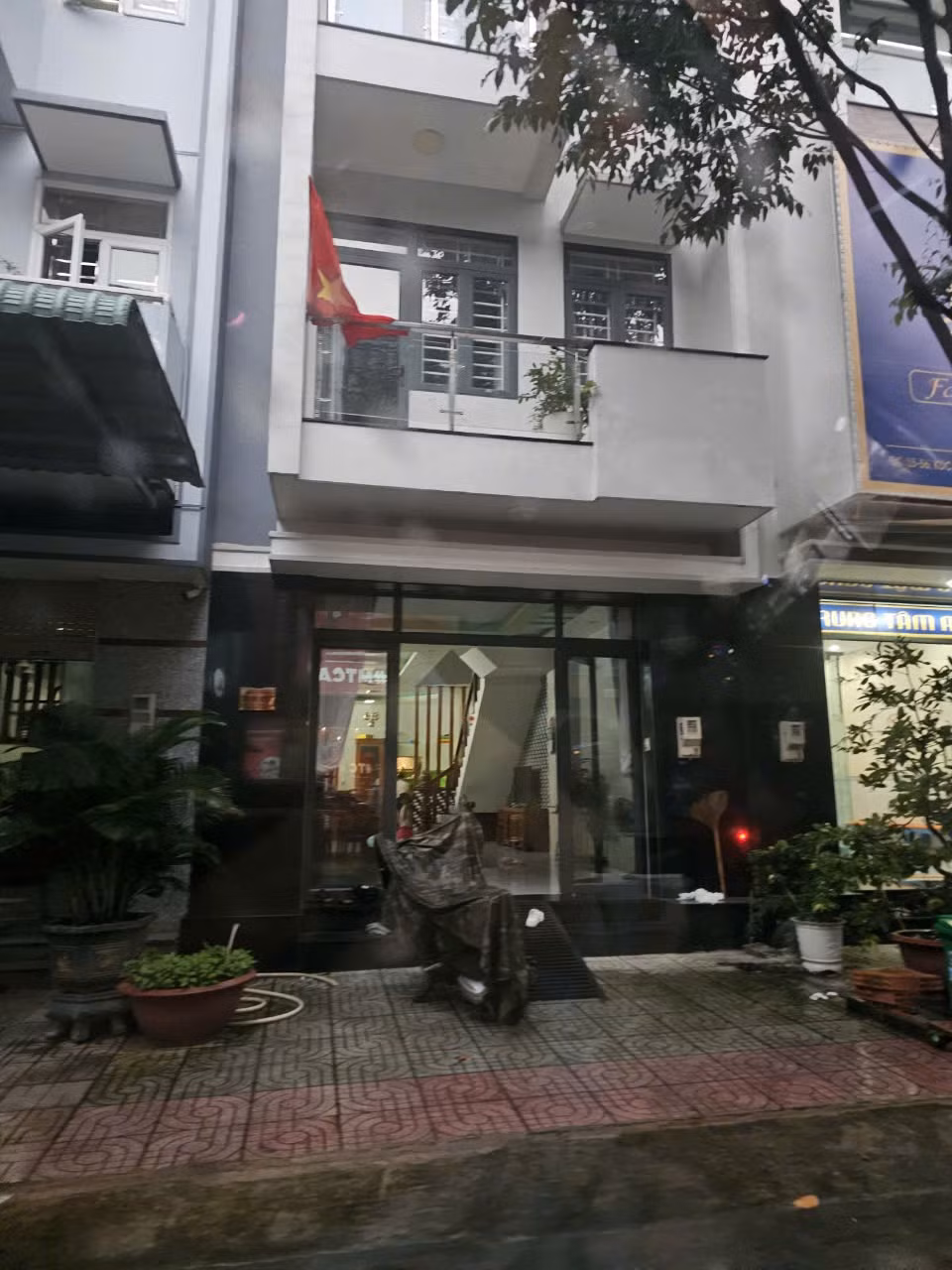 Dong Nai: Nang luc nha thau sua chua phong TNMT huyen Vinh Cuu