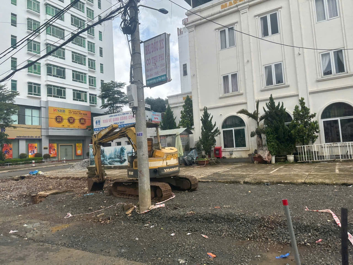 Gia Lai: Ai dang thi cong duong Hoang Van Thu?-Hinh-9