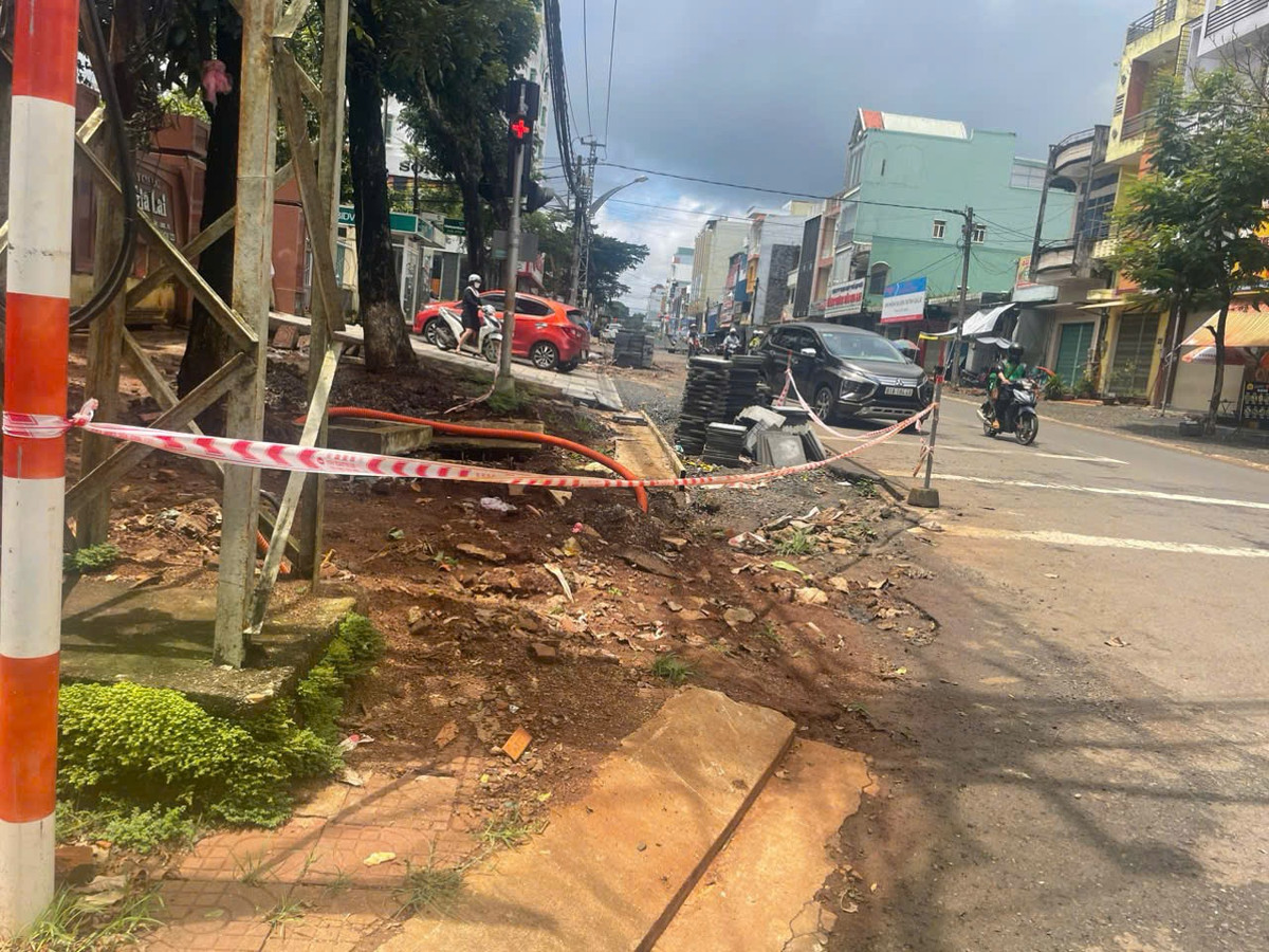 Gia Lai: Ai dang thi cong duong Hoang Van Thu?-Hinh-6