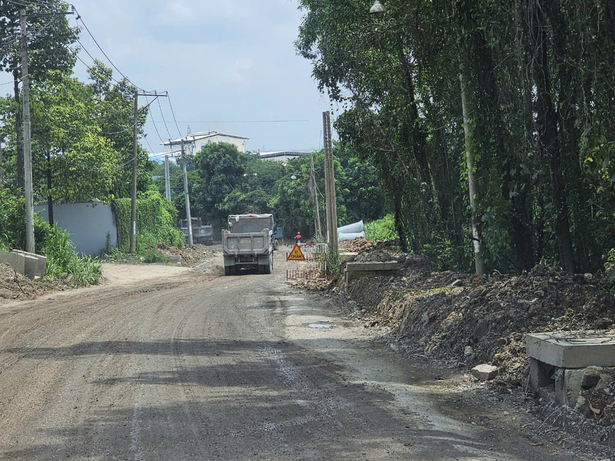 Nhiều hạng mục vẫn đang tiếp tục được thực hiện. Ảnh HĐ