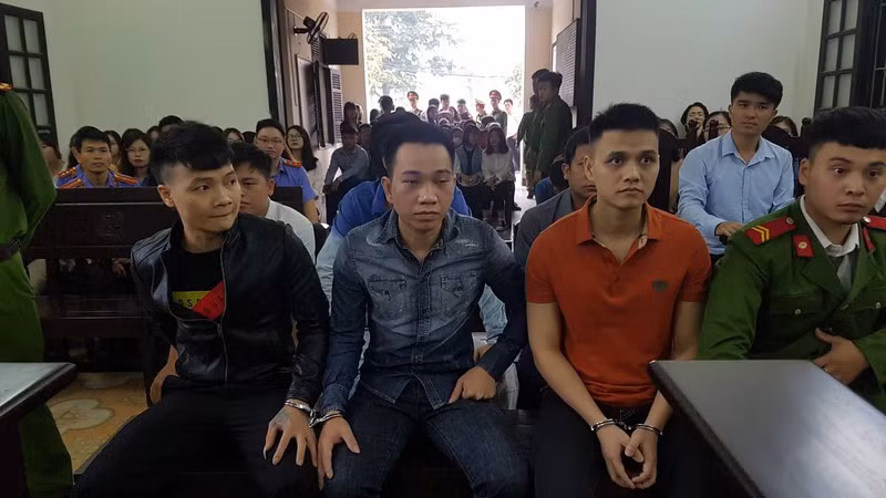 KTS luong 50 trieu tham gia duong day danh bac cua Kha “banh”...lam gi?