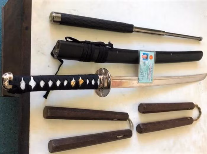 “Dàn trận”, hỗn chiến vì gái và cái kết của các “anh hùng rơm“ - Hình 5 “Dan tran”, hon chien vi gai va cai ket cua cac “anh hung rom“-Hinh-5