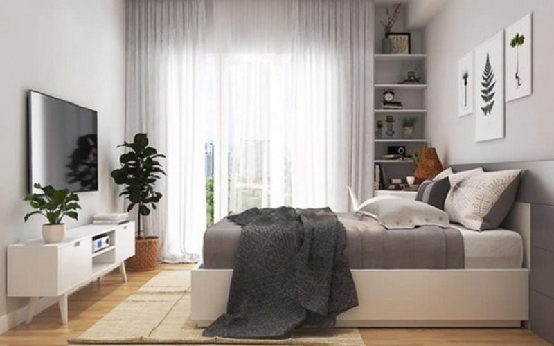 Phòng ngủ của 2 vợ chồng đặt bên cạnh cửa kính, có rèm chống nắng, nóng.