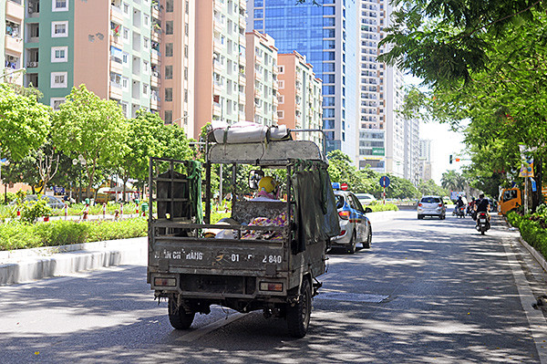 Hinh anh xe ba banh cong kenh nhu nay sap bien mat o Ha Noi-Hinh-6