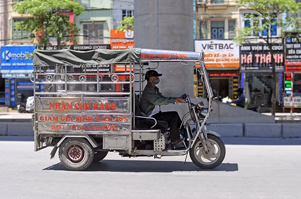 Hinh anh xe ba banh cong kenh nhu nay sap bien mat o Ha Noi-Hinh-4