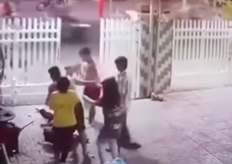 Ngày 4/6, Thiếu tướng Bùi Bé Tư - Giám đốc Công an tỉnh An Giang, cho biết công an TP Châu Đốc vừa ra quyết định khởi tố vụ án, khởi tố bị can đối với ông Nguyễn Duy Linh, Nguyễn Minh Luân về tội cố ý gây thương tích.