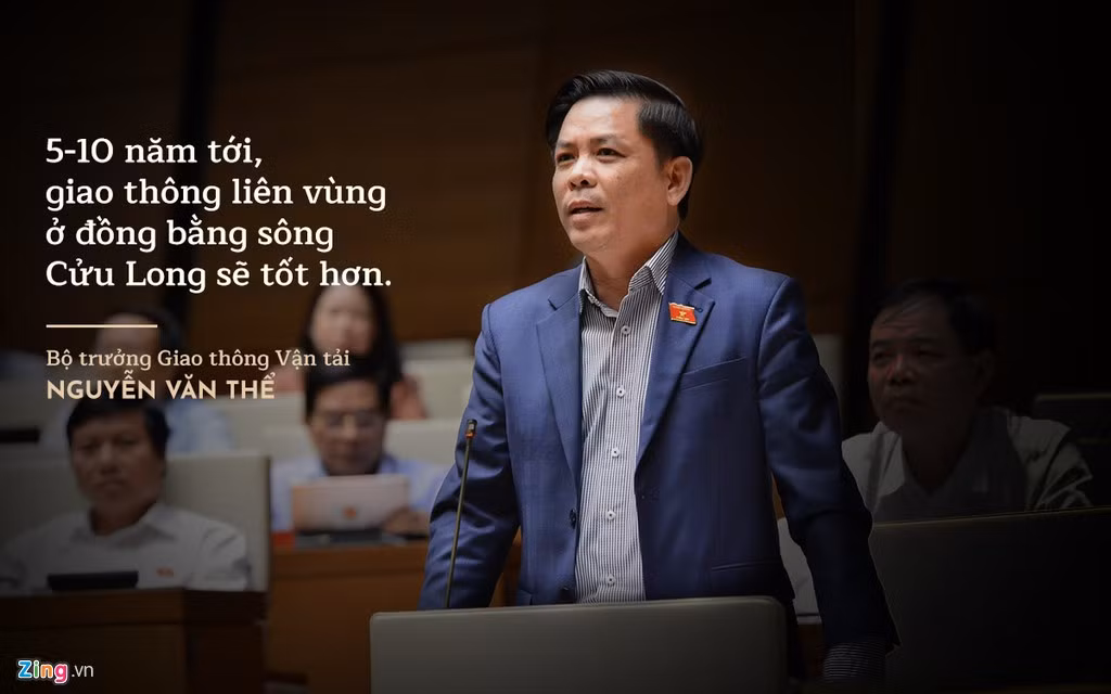 Theo Bộ trưởng GTVT Nguyễn Văn Thể, tại miền Tây sẽ triển khai xây dựng 3 trục đường là: Cao tốc TP.HCM về Cần Thơ, kết nối với Cà Mau, các cầu Rạch Miễu, Đại Ngãi, đường nối Củ Chi đến Kiên Giang. Đồng thời, Bộ GTVT cũng đang cho nghiên cứu dự án trục ngang như quốc lộ 62, 30, cao tốc Châu Đốc - Cần Thơ - Sóc Trăng, trục ven biển phía tây ở Kiên Giang. “5-10 năm tới, giao thông liên vùng ở đồng bằng Sông Cửu Long sẽ tốt hơn”, ông nói.