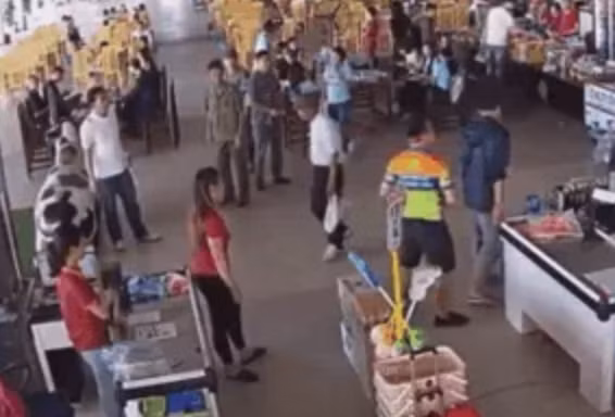 Nguoi dan ong hanh hung nhan vien tram dung nghi Hai Dang la can bo cong an