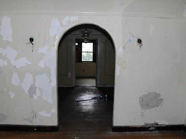 Ngoài ra, anh cũng xử lý hệ thống ống nước và dây điện, và người mẹ chính là động lực lớn nhất để anh thực hiện toàn bộ công việc này, Orr cho biết.