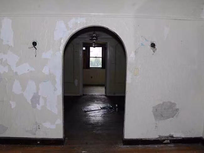 Ngoài ra, anh cũng xử lý hệ thống ống nước và dây điện, và người mẹ chính là động lực lớn nhất để anh thực hiện toàn bộ công việc này, Orr cho biết.