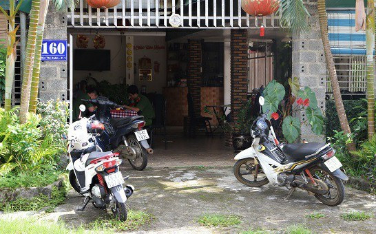 Mot nguoi bi ban chet tai quan nhau