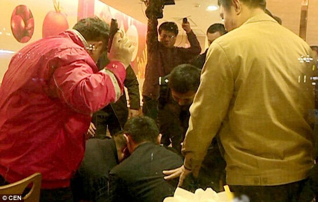 Miss Li được cả mạng xã hội Trung Quốc tung hô là con tin dũng cảm nhất từ trước đến nay. Tuy nhiên về phía cảnh sát cho biết, họ khâm phục sự bình tĩnh của cô gái trẻ nhưng không ủng hộ hành động này. Cảnh sát hy vọng đừng ai bắt chước cách trốn thoát của Miss Li vì rất có thể sẽ càng làm cho tình hình thêm tồi tệ, thậm chí là ảnh hưởng đến tính mạng.